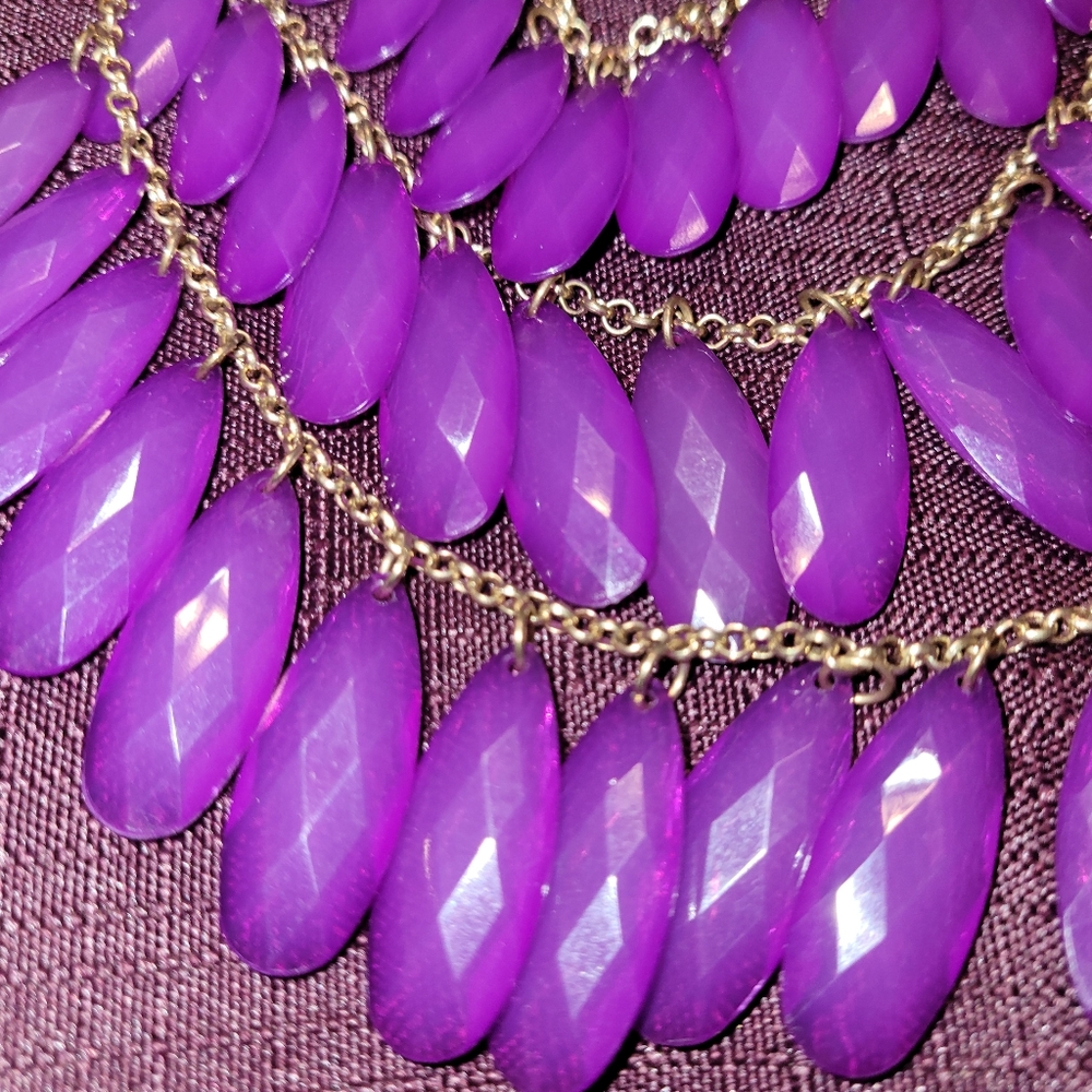 Purple necklace, perfect for prom